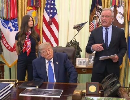 Trump muda política de vacinação infantil nos EUA e provoca reação da OMS