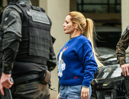 Defesa de Deolane acusa polícia de não ter tecnologia para investigar celulares; entenda Defesa de Deolane acusa polícia de não ter tecnologia para investigar celulares; entenda
