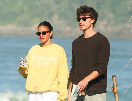 Assumidíssimos! Shawn Mendes posta 1ª foto com Bruna Marquezine no aniversário dela