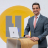 Dorme às 17h e acorda à meia-noite: apresentador do “Hora 1” revela rotina invertida