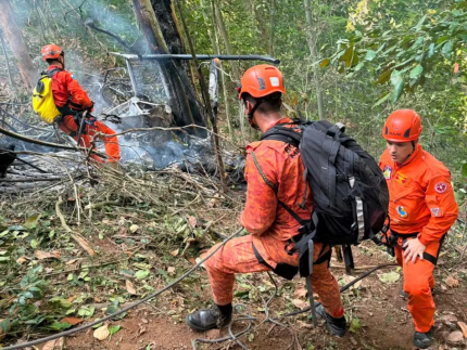 Helicóptero cai na região da Vista Chinesa, no Rio de Janeiro, e deixa 4 mortos