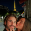 Nicolas Prattes relembra pedido de casamento a Sabrina Sato em Paris: “Estava desesperado”