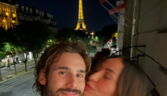 Nicolas Prattes relembra pedido de casamento a Sabrina Sato em Paris: “Estava desesperado”