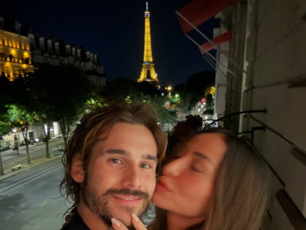 Nicolas Prattes relembra pedido de casamento a Sabrina Sato em Paris: “Estava desesperado”