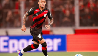 Léo Derik, do Athletico Paranaense, é condenado a 13 anos por estupro