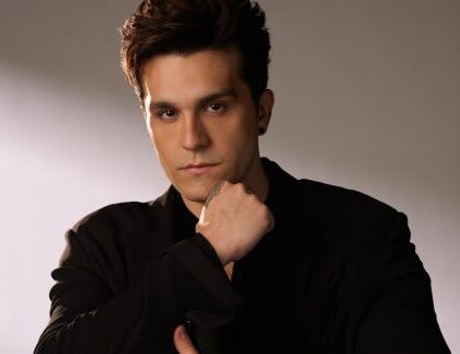 Luan Santana: 19 anos no topo e uma carreira sem tropeços Luan Santana: 19 anos no topo e uma carreira sem tropeços