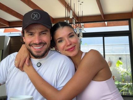 Jakelyne e Mariano revelam regras do casamento: “Não soltamos pum na frente do outro” Jakelyne e Mariano revelam regras do casamento: “Não soltamos pum na frente do outro”