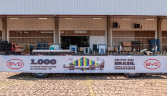 Histórico! BYD alcança marca de 1.000 chassis para ônibus elétricos produzidos no Brasil