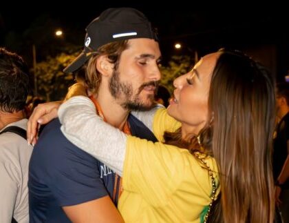 Nicolas Prattes abre mão de novela para prestar apoio na gravidez de Sabrina Sato Nicolas Prattes abre mão de novela para prestar apoio na gravidez de Sabrina Sato