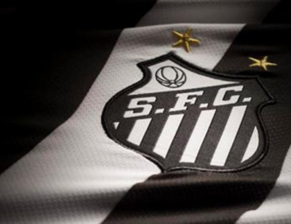 Santos quita dívida com ajuda de empresa de Neymar e volta a poder contratar